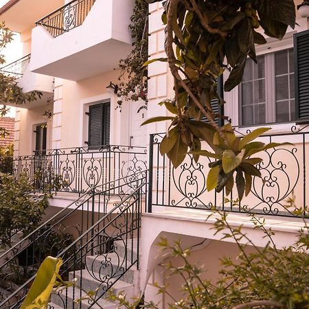 Chrisanthi Apartments Sívota Esterno foto