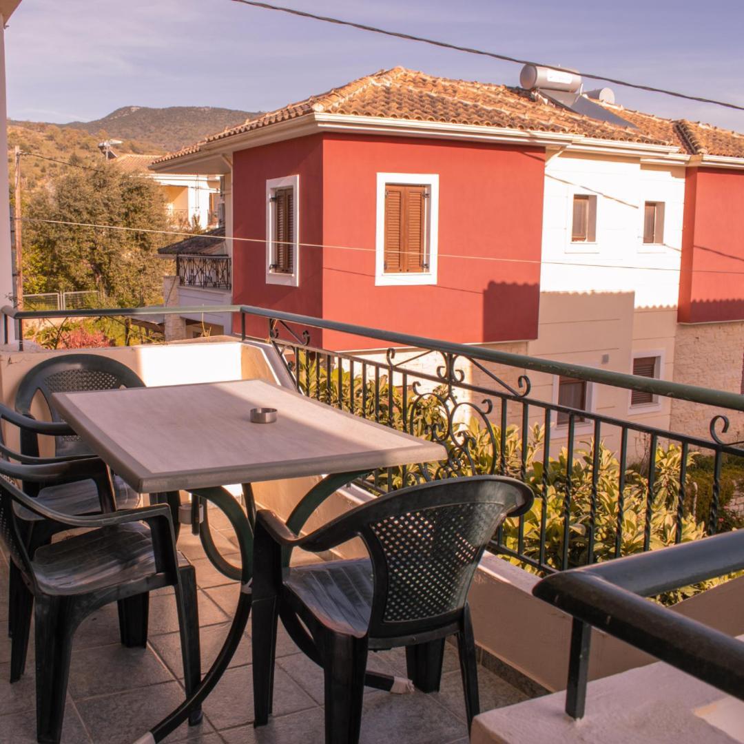 Chrisanthi Apartments Sívota Esterno foto