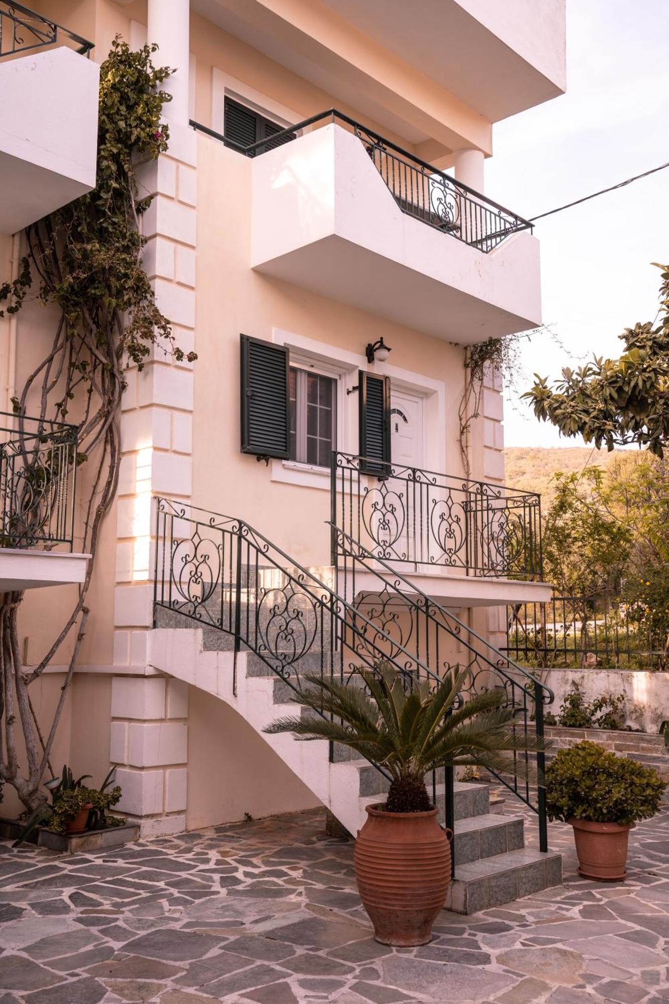 Chrisanthi Apartments Sívota Esterno foto