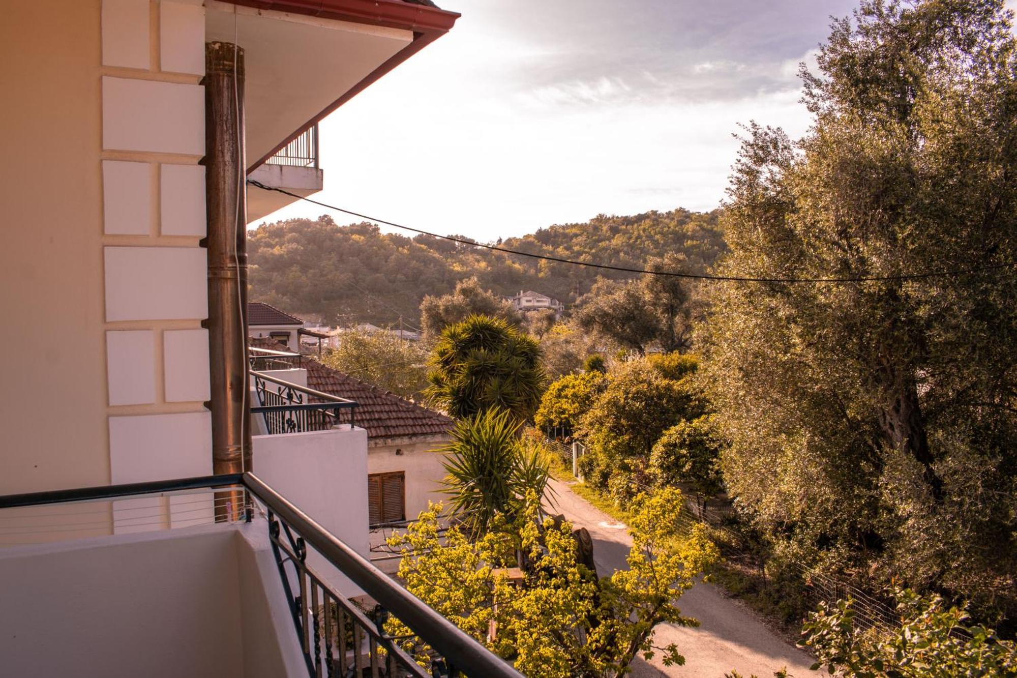 Chrisanthi Apartments Sívota Esterno foto