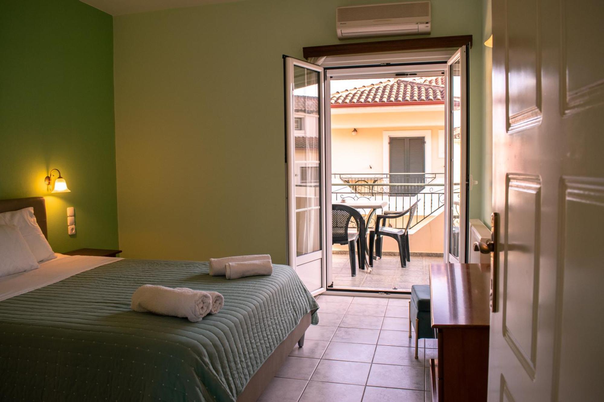 Chrisanthi Apartments Sívota Esterno foto