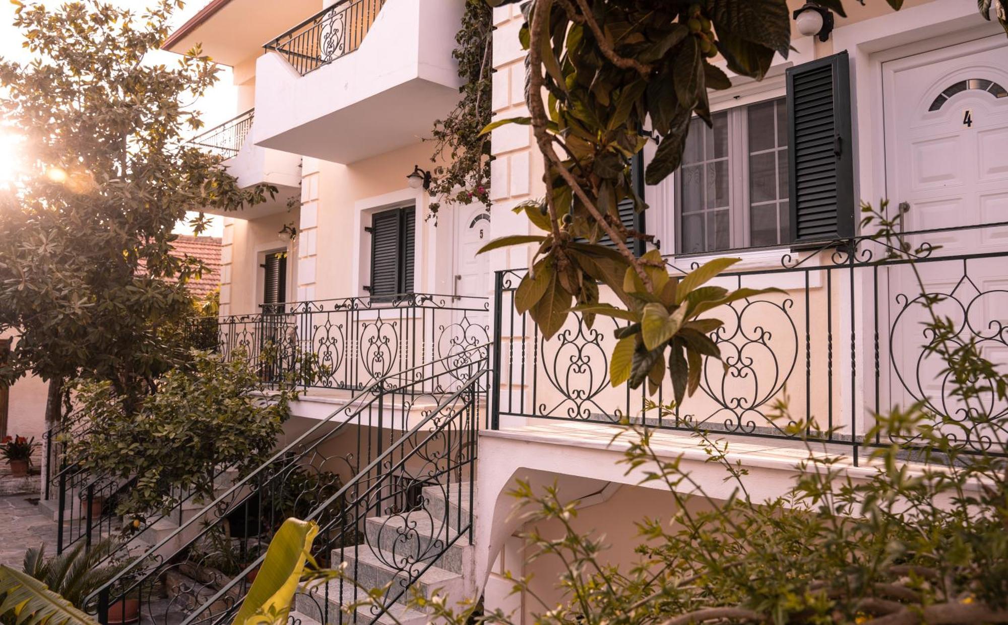 Chrisanthi Apartments Sívota Esterno foto