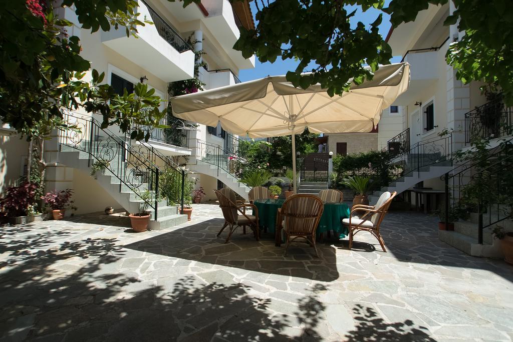 Chrisanthi Apartments Sívota Esterno foto