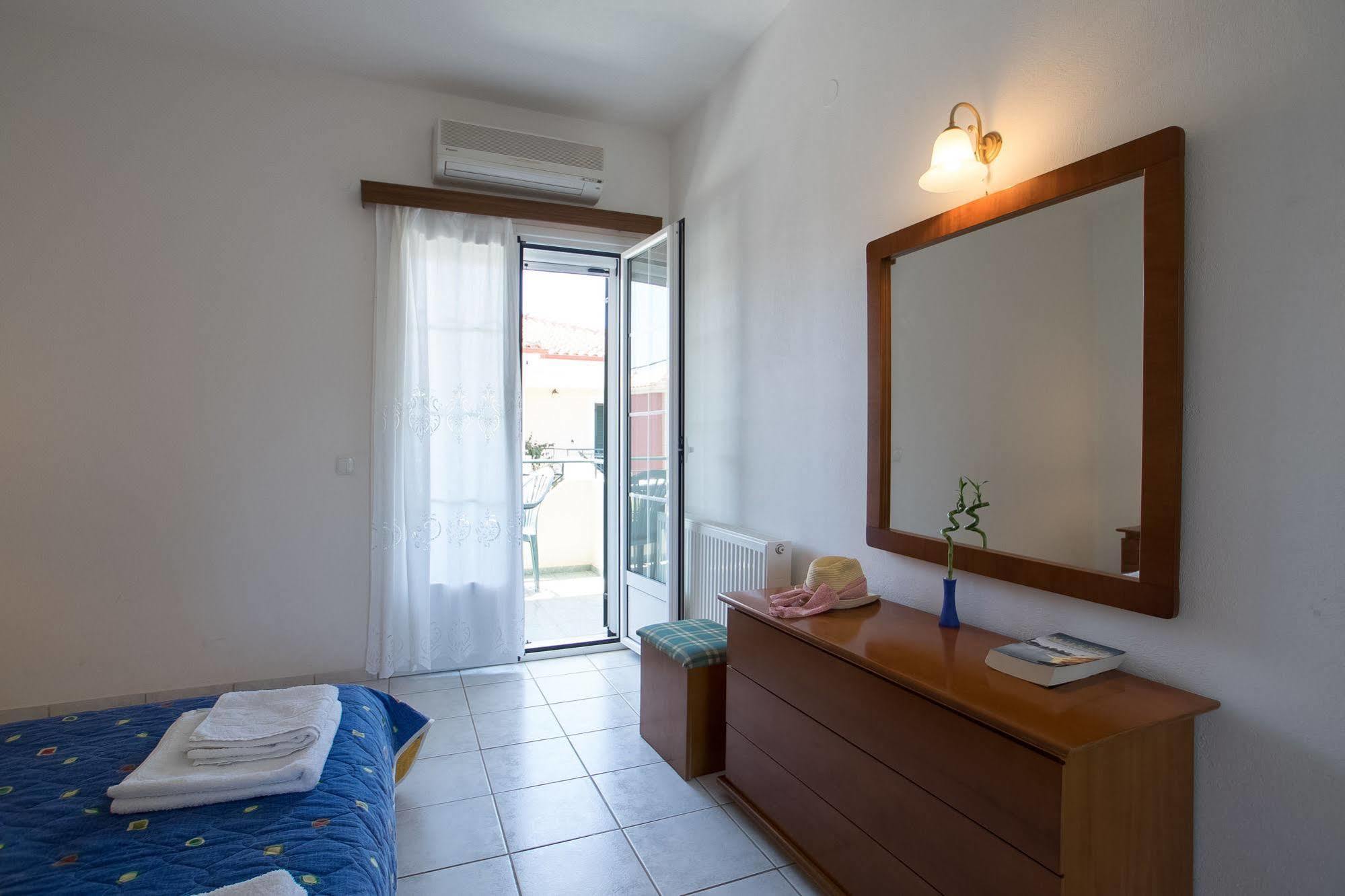 Chrisanthi Apartments Sívota Esterno foto
