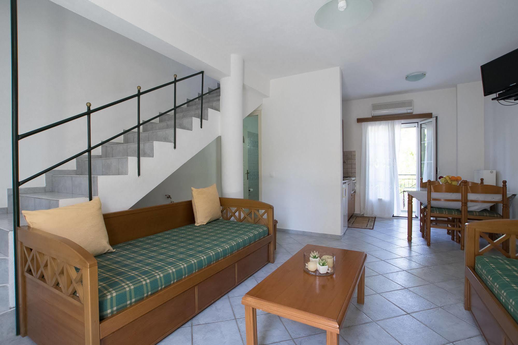 Chrisanthi Apartments Sívota Esterno foto