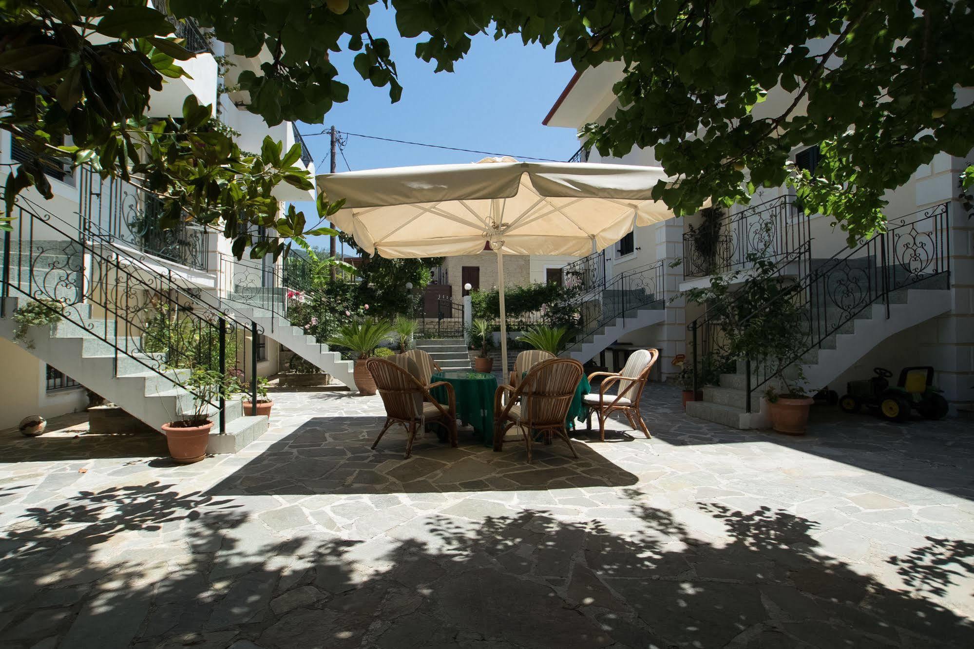 Chrisanthi Apartments Sívota Esterno foto