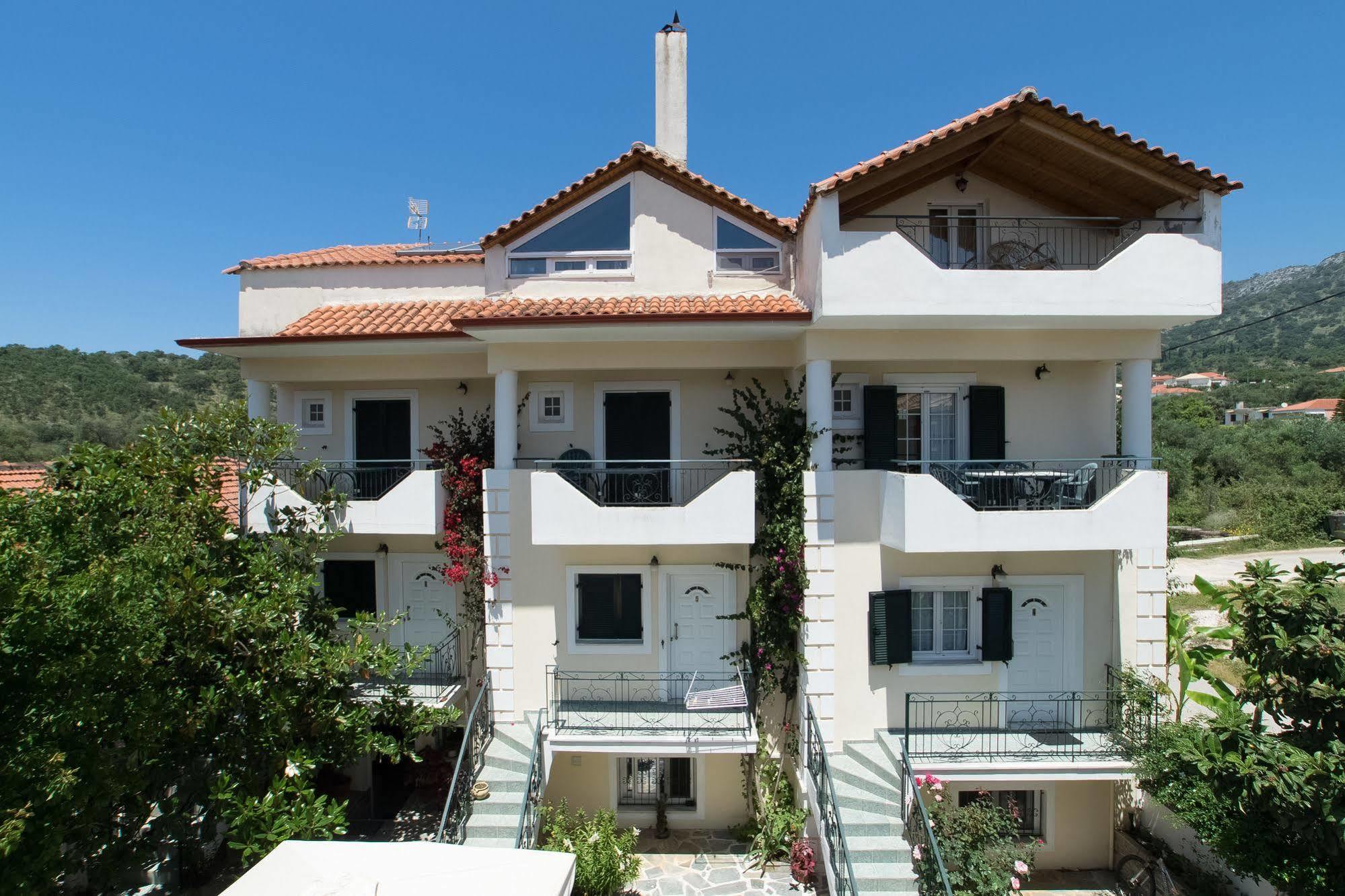 Chrisanthi Apartments Sívota Esterno foto