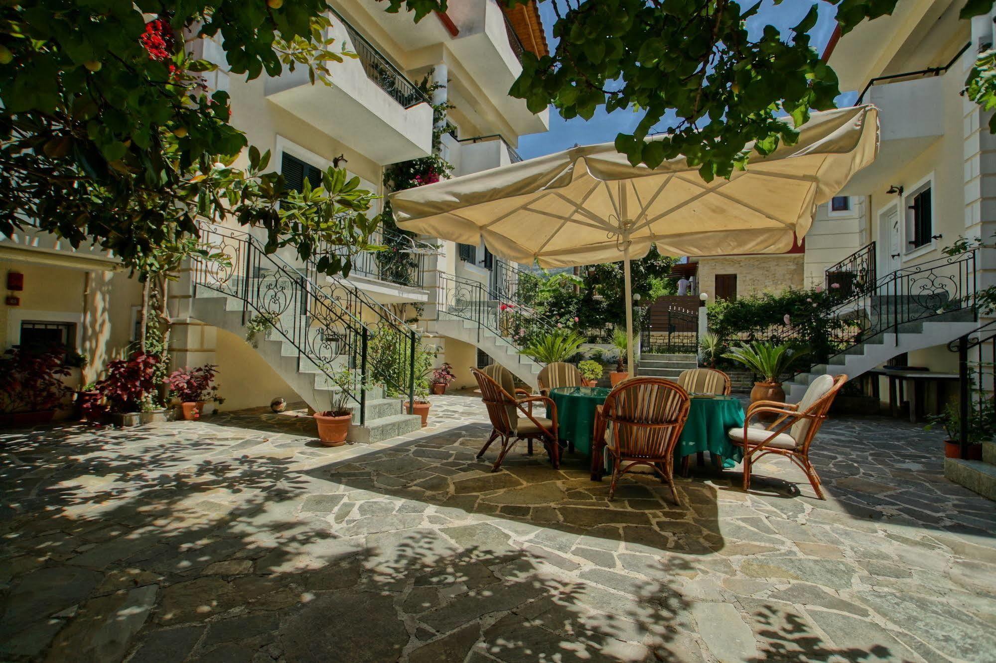 Chrisanthi Apartments Sívota Esterno foto