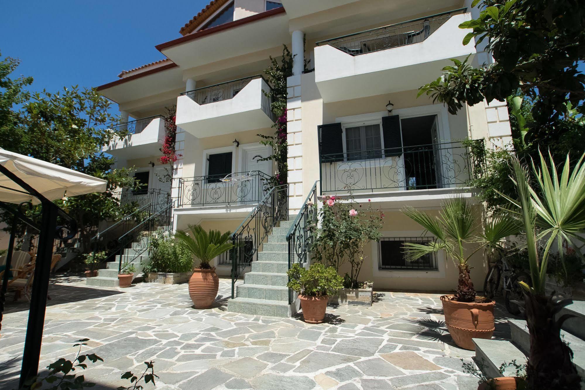 Chrisanthi Apartments Sívota Esterno foto